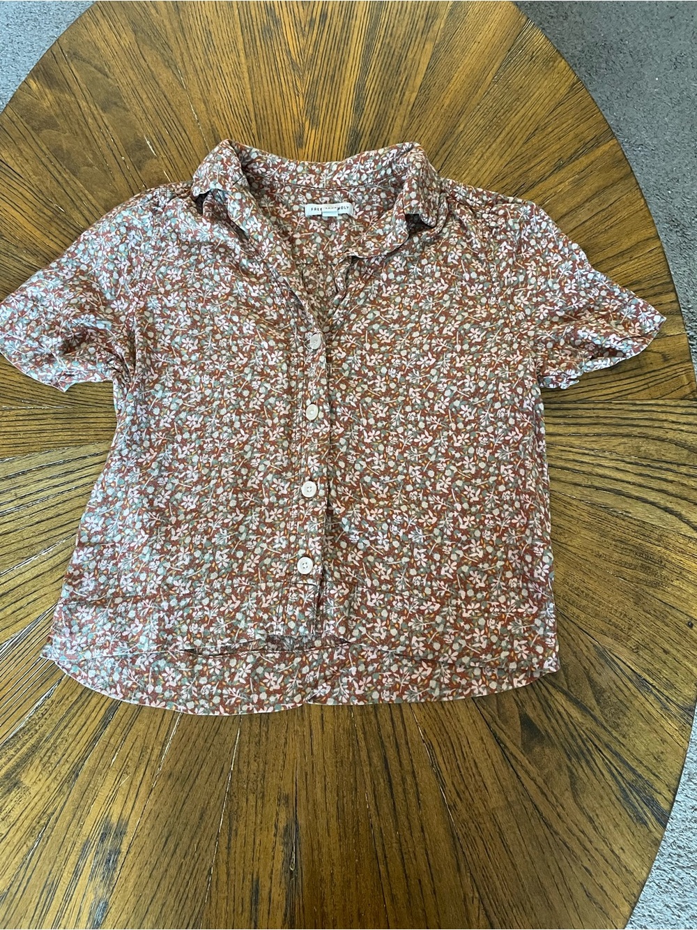 Women's Rust Floral Short Sleeve Button-Down Shirt